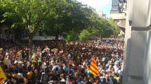 Manifestants a la Rambla de Catalunya aquest migdia