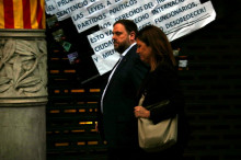 El vicepresident del Govern, Oriol Junqueras, arribat a la seu del Departament d'Economia a la Rambla Catalunya