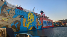 Vista parcial del vaixell Moby Dada atracat al Port de Barcelona el 20 de setembre del 2017