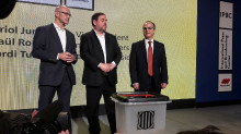 El govern amb Oriol Junqueres, Raül Romeva i Jordi Turull presenten el model d'urna per l'1-O