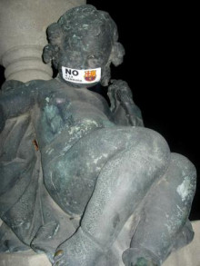 estatua no mocio censura barça