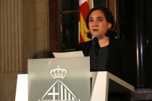 L'alcaldessa de Barcelona, Ada Colau, en la declaració institucional a l'Ajuntament