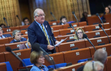 El conservador britànic Roger Gale durant la seva intervenció sobre Catalunya a l'Assemblea del Consell d'Europa