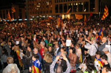 Un dels moments de la concentració de la plaça Constitució de Girona