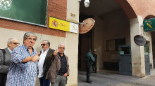 Joan Puig i Xevi Xirgo, davant la caserna de la Guàrdia Civil a Barcelona