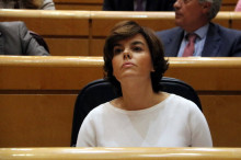 Pla mig de la vicepresidenta del govern espanyol, Soraya Sáenz de Santamaría durant el ple del Senat