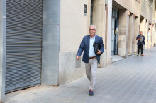 Imatge general de l'alcalde de Tarragona, Josep Fèlix Ballesteros, arribant a la seu del PSC a Barcelona