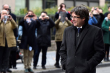 Carles Puigdemont arriba a la roda de premsa a Brussel·les aquest 31 d'octubre