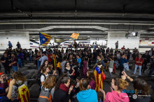 La crida d'Universitaris per la República paralitza l'Estació de Barcelona-Sants