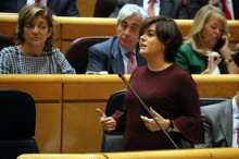 La vicepresidenta del govern espanyol, Soraya Sáenz de Santamaria, durant la sessió de control al Senat