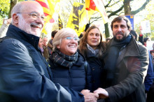 El consellers Serret, Ponsatí i Comín amb l'eurodiputat d'ERC Josep Maria Terricabras a la manifestació de Brussel·les