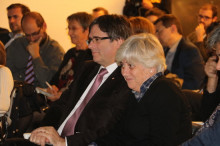 El president Carles Puigdemont amb la consellera Clara Ponsatí, cessada pel govern espanyol, a Brussel·les