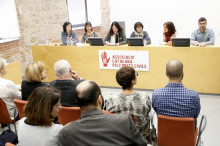 Alguns dels familiars dels "presos polítics i consellers exiliats", presentant l'Associació Catalana pels Drets Civils
