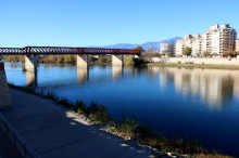 Vista general del riu Ebre al seu pas per Tortosa
