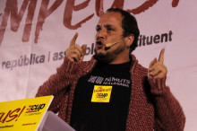 L'exdiputat de la CUP David Fernández, en un míting a l'Hospitalet de Llobregat