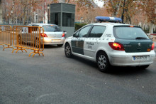 El vehicle camuflat de la Guàrdia Civil arribant als calabossos de l'Audiència Nacional
