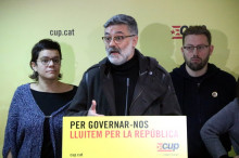 Els diputats electes de la CUP Carles Riera, Vidal Aragonés i Natàlia Sanchez en roda de premsa