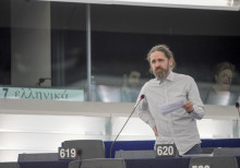 L'eurodiputat irlandès Luke Ming Flanagan durant una intervenció al Parlament Europeu
