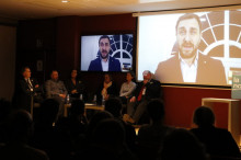 El conseller de Salut, Toni Comín, intervé per videoconferència a l'acte 'La salut no es toca