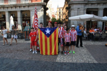 Aficionats del Barça i de l'Athlètic de Bilbao al centre de Madrid en les hores prèvies al partit