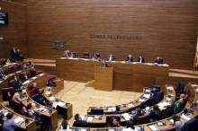 Imatge general de l'hemicicle de les Corts Valencianes durant el debat del nou model de plurilingüisme al sistema educatiu