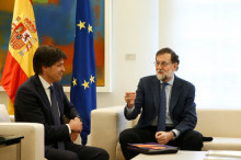 El president del govern espanyol, Mariano Rajoy, i el president de Societat Civil Catalana (SCC), Josep Rosiñol