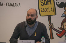 Pla curt del vicepresident d'Òmnium, Marcel Mauri, durant la roda de premsa de Somescola