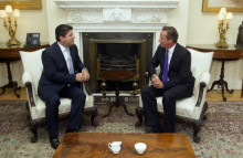 El ministre principal de Gibraltar, Fabián Picardo, amb el primer ministre britànic, David Cameron