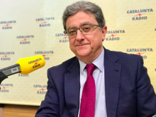 El delegat del govern espanyol a Catalunya, Enric Millo, durant una roda de premsa l'entrevista a Catalunya Ràdio