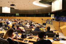 Imatge general del públic a la sala del Parlament Europeu on l'1 de febrer s'ha fet una conferència sobre l'1-O