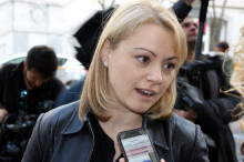 La portaveu del PDeCAT Maria Senserrich aten els mitjans a les portes del Suprem