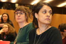 Les exdiputades de la CUP Mireia Vehí (esquerra) i Anna Gabriel (dreta), al Palau de l'ONU de Ginebra (Suïssa)