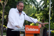 Pla mig del candidat de C's Juan Carlos Girauta en un míting a Mollet del Vallès, el 21 de juny del 2016