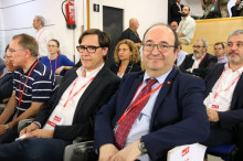 En primer terme, el primer secretari del PSC, Miquel Iceta, durant el comitè federal extraordinari