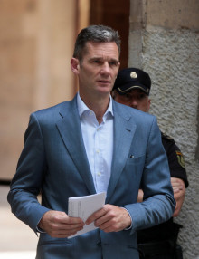 Iñaki Urdangarin, sortint de l'Audiència de Palma el 13 de juny del 2018 després de recollir la sentència del 'cas Nóos' i el manament d'ingrés a presó