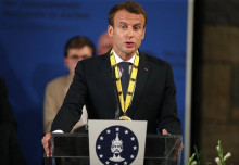 El president francès, Emmanuel Macron, durant el seu discurs sobre el futur d'Europa al rebre el Premi Carlemany a Aquisgrà