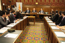 El conseller d'Afers Exteriors, Raül Romeva i el diputat de l'SNP, George Kerevan, durant la presentació del grup de discussió sobre Catalunya al Parlament britànic