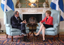 El president de la Generalitat, Quim Torra, amb la primera ministra d'Escòcia, Nicola Sturgeon
