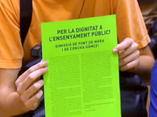 Un alumne protesta contra el govern de Camps