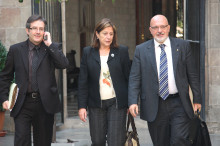 Els consellers Ausàs, Capdevila i Huguet entrant al Consell executiu