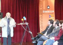 Francesc Espriu en l'acte de presentació del centenari de l'estelada