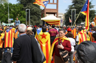 Uns 2.500 catalans s'han concentrat davant les portes de la ONU a Ginebra