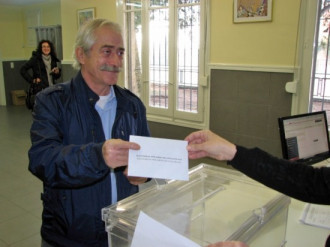 El candidat per Lleida d'ICV-EUiA, Francesc Pané, ha votat a les deu del matí al col·legi electoral de la Partida de Cunillàs, al Pla de Gualda (Lleida)