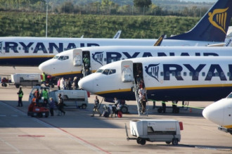 El Govern ofereix a Ryanair mantenir els 7,5 milions d'aportació fins al 2016 però li exigeix arrelament