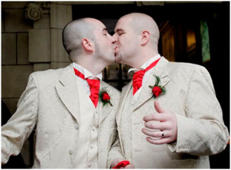 El TC avala la llei del matrimoni homosexual