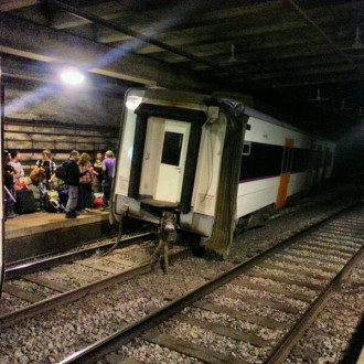Tren descarrilat aquesta nit a Sant ANdreu