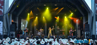 Buhos a al Telecogresca 2014