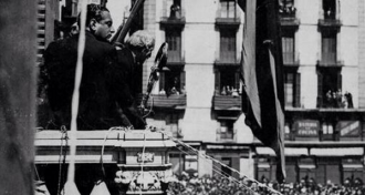 CarrascoiFormiguera, assassinat el 09/04/1938 per independentista, amb el president Macià al balcó del Palau de la Generalitat