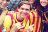 Carlos Cuevas rodejat d'estelades