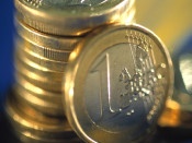 Primer pla d'un munt de monedes d'euros